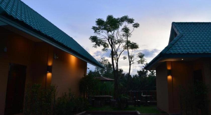 Sucholtee Resort Surat Thani Exterior foto